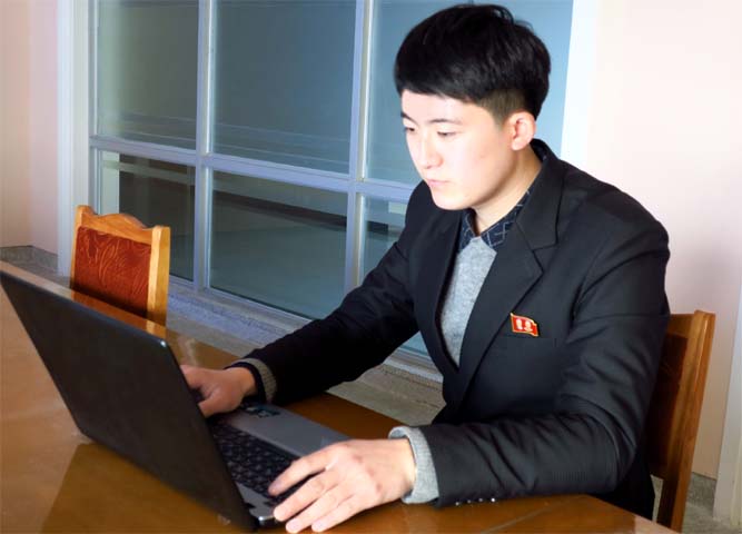 ike200212015_001.jpg